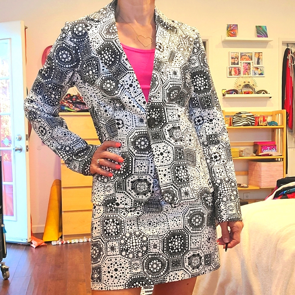 Black & White Trina Turk skirt suit - 2pc